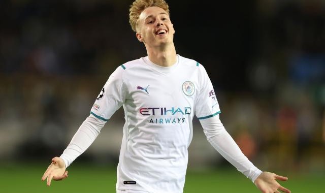 glow-kaiyun.com-【欧冠】马赫雷斯梅开 19岁小将处子球 曼城客场5-1